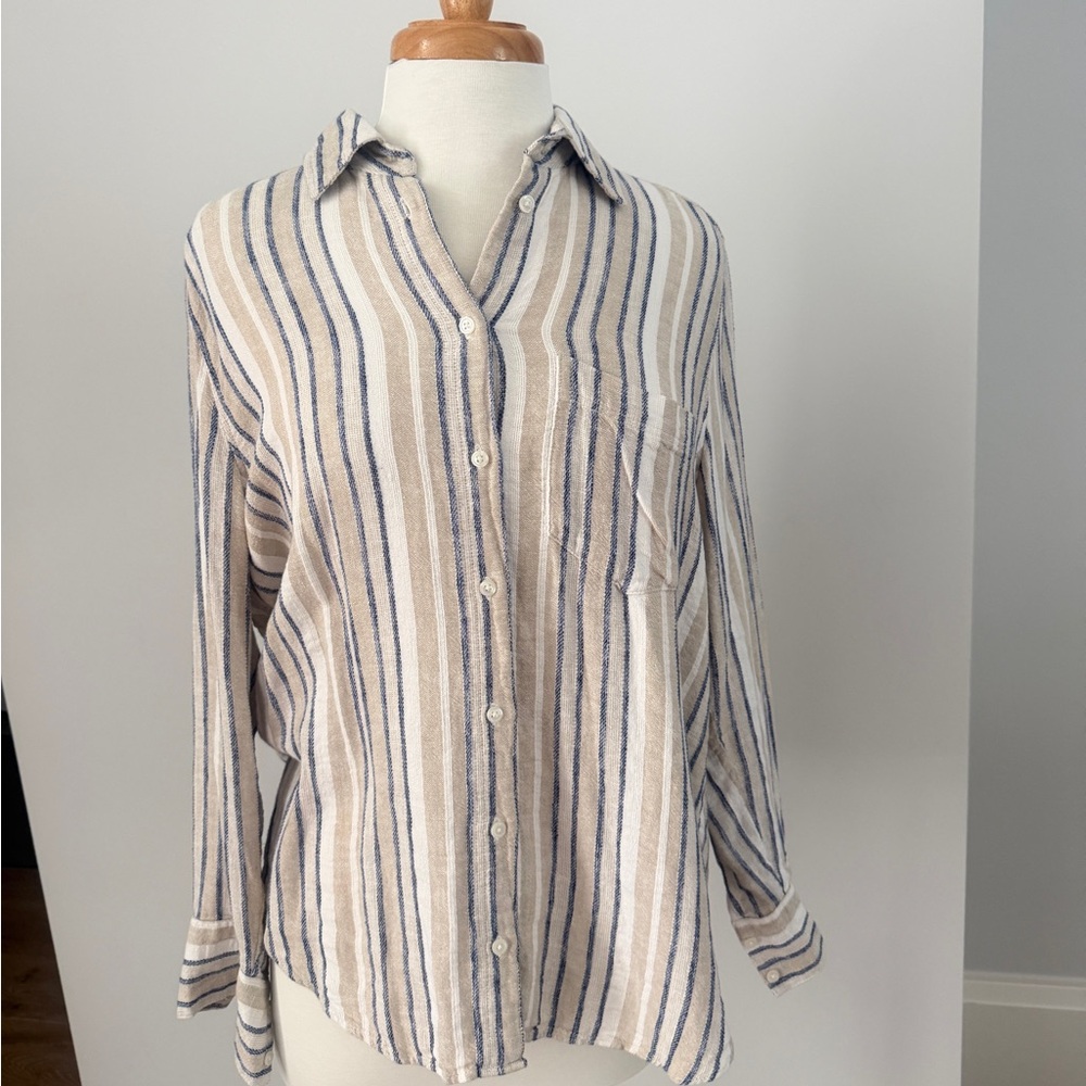 Banana Republic Blue and White Linen Shirt